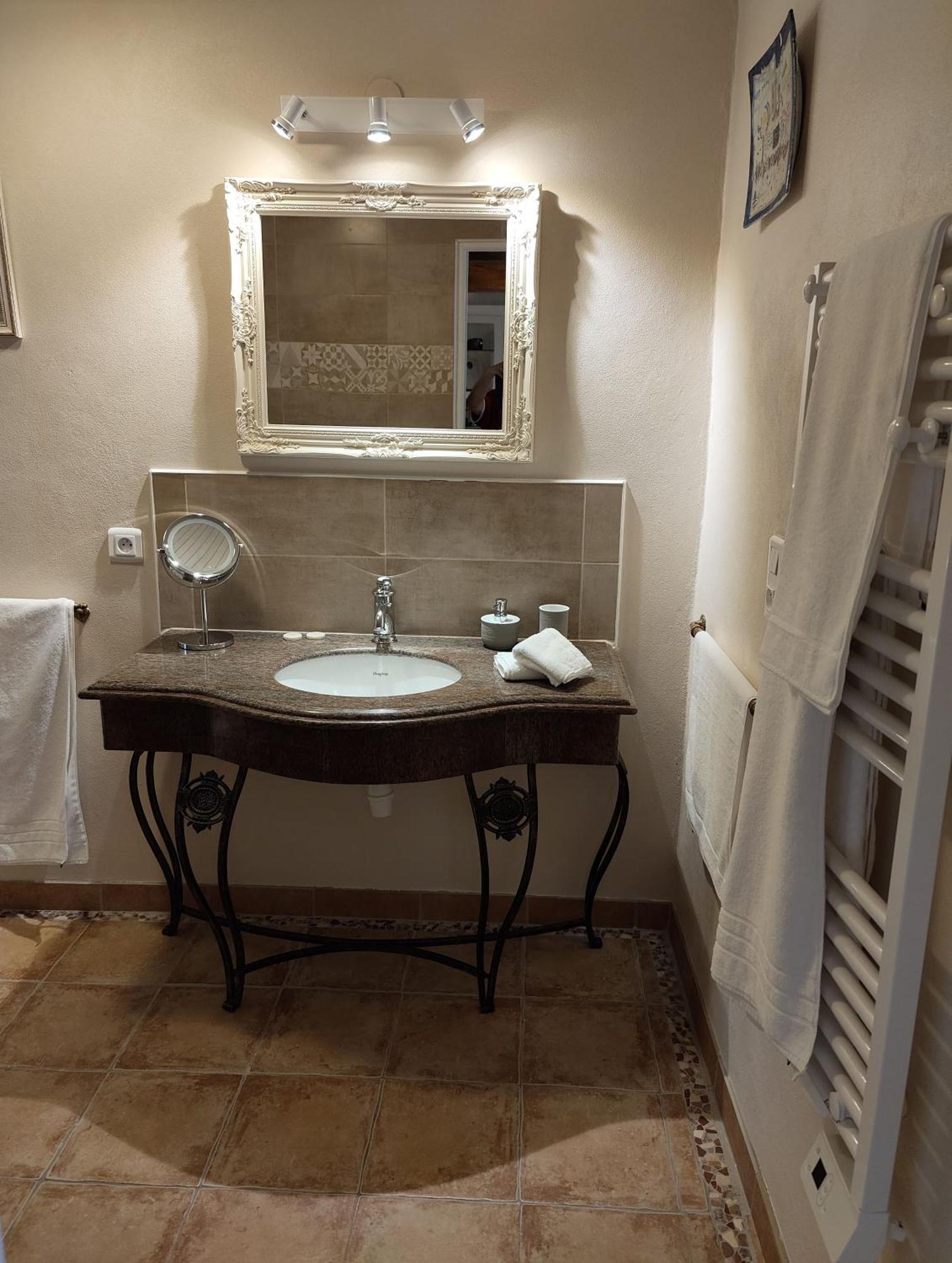 Mas Peu Del Causse Bed & Breakfast Тюир Стая снимка