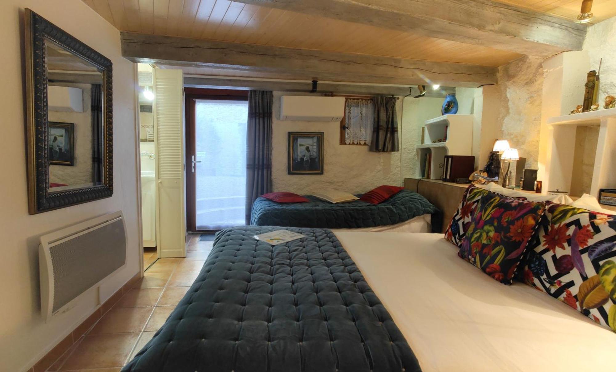 Mas Peu Del Causse Bed & Breakfast Тюир Стая снимка